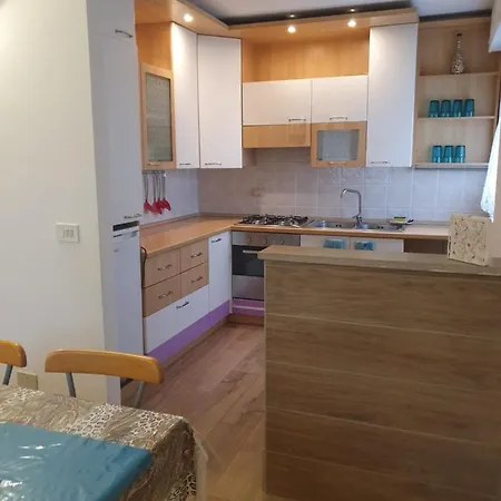 Moni Apartment *